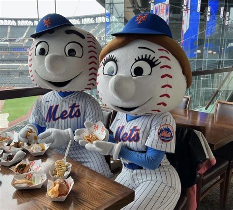 mrs met butt|mrs. met twitter.